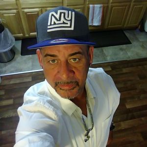 Meet your Posher, Carlos